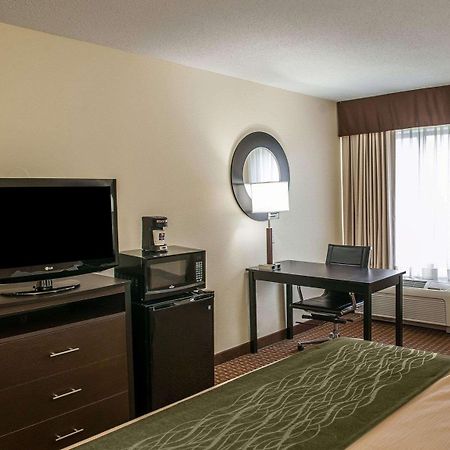 Comfort Inn & Suites Warsaw Near Us-30 Екстериор снимка
