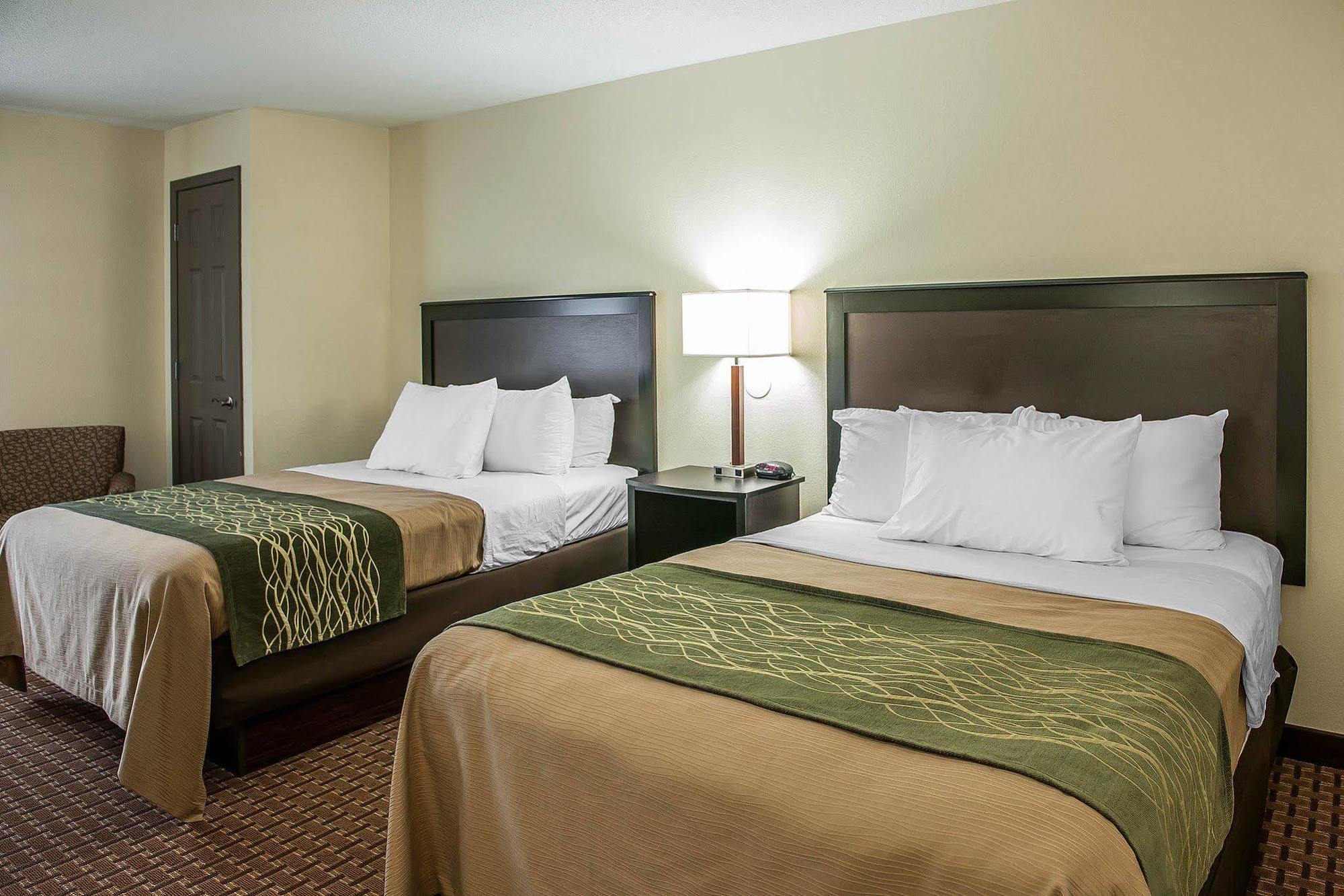 Comfort Inn & Suites Warsaw Near Us-30 Екстериор снимка